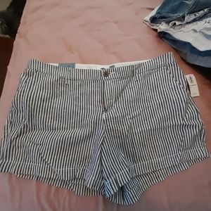 Oldnavy pinstripe shorts size 14